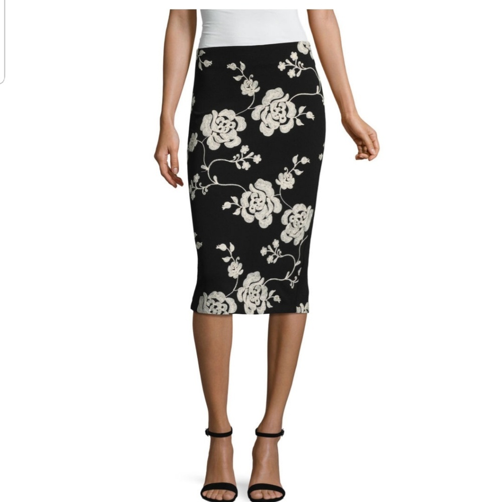 🖤 Black and Ivory Floral Pencil Skirt 🖤